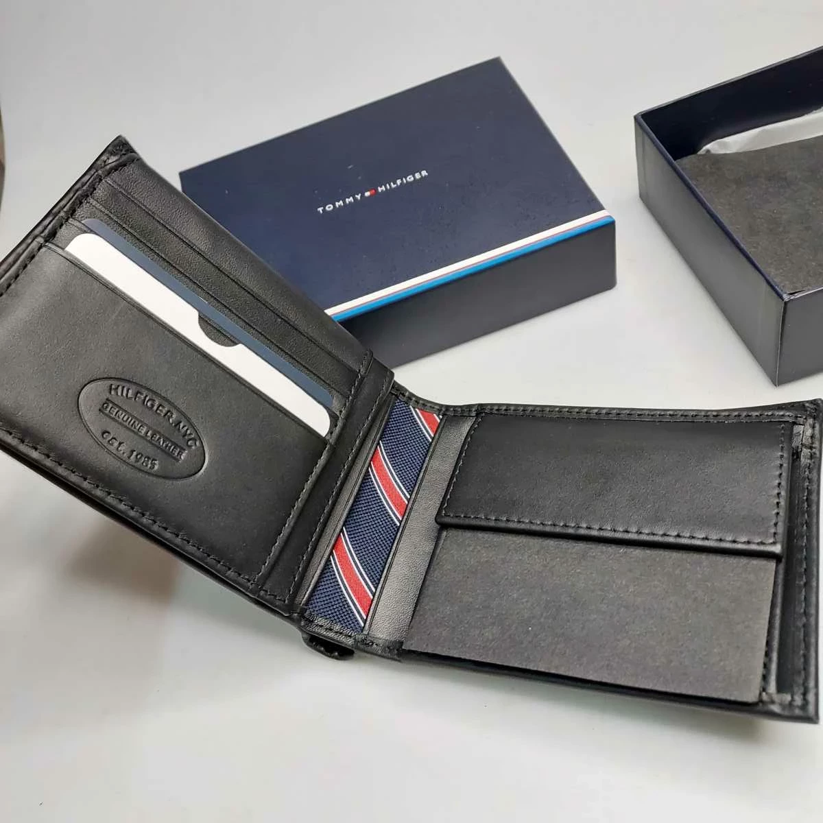 meski-skorzany-portfel-tommy-hilfiger-stan-uzywany