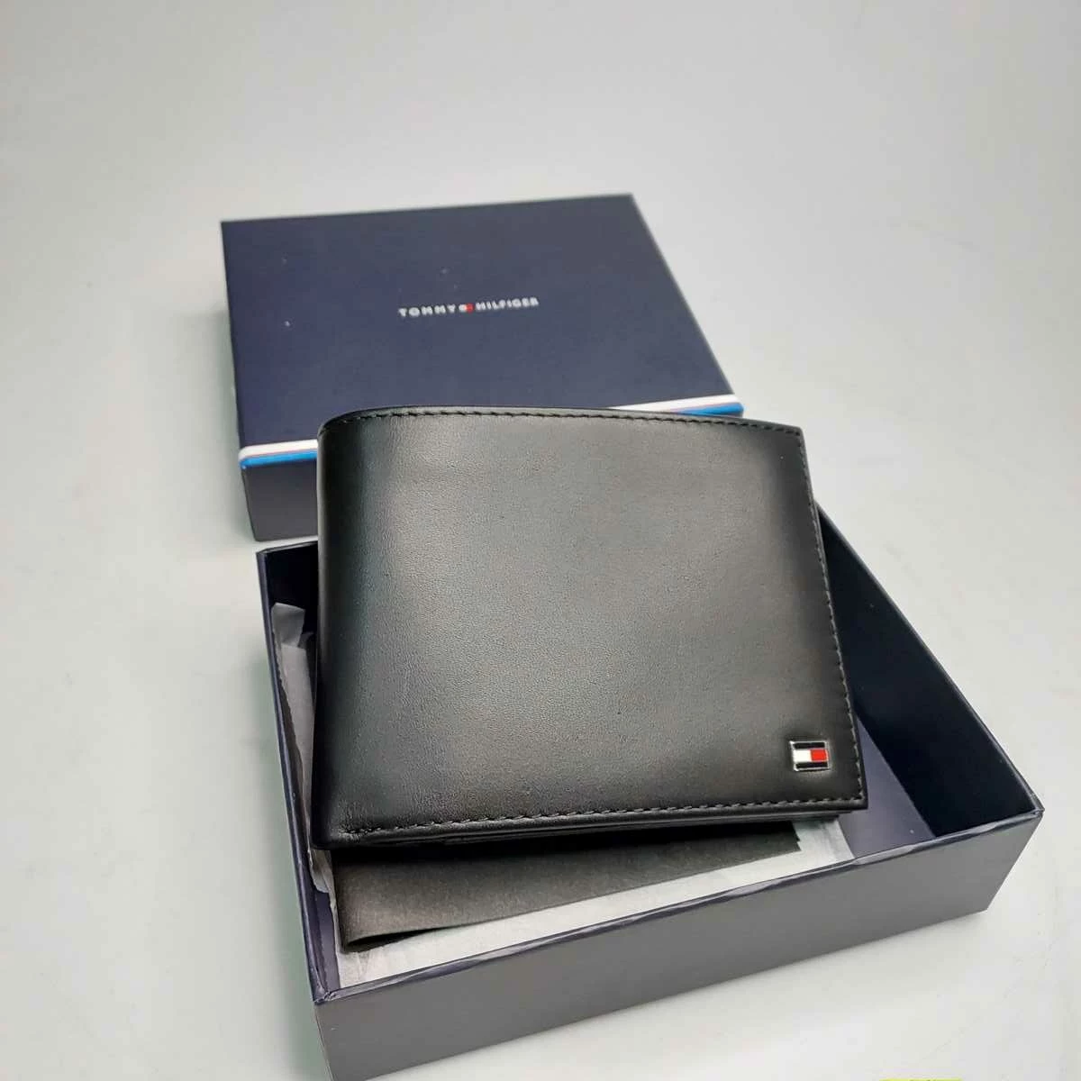 meski-skorzany-portfel-tommy-hilfiger-porebska-1-zawiercie