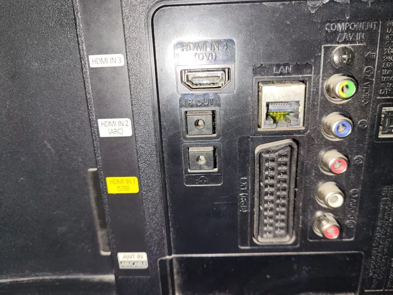 TELEWIZOR SAMSUNG UE46F6400AW PILOT STOJAK