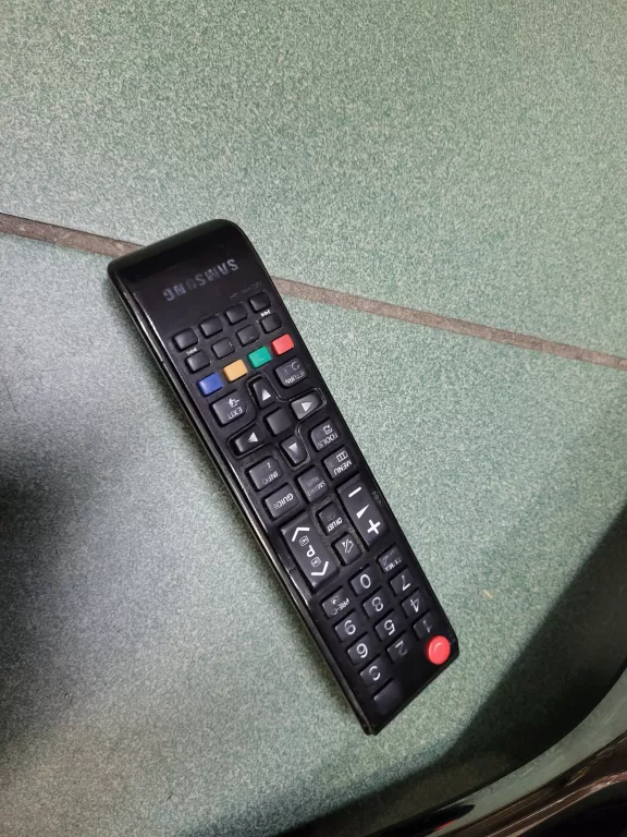 TELEWIZOR SAMSUNG UE46F6400AW PILOT STOJAK