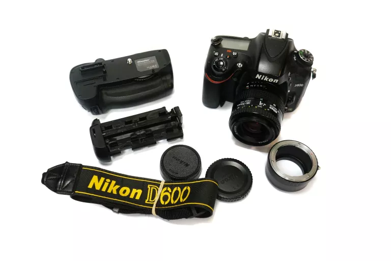 APARAT NIKON D600 24 MPX+ OBIEKTYW NIKKOR 35-70 !OPIS!