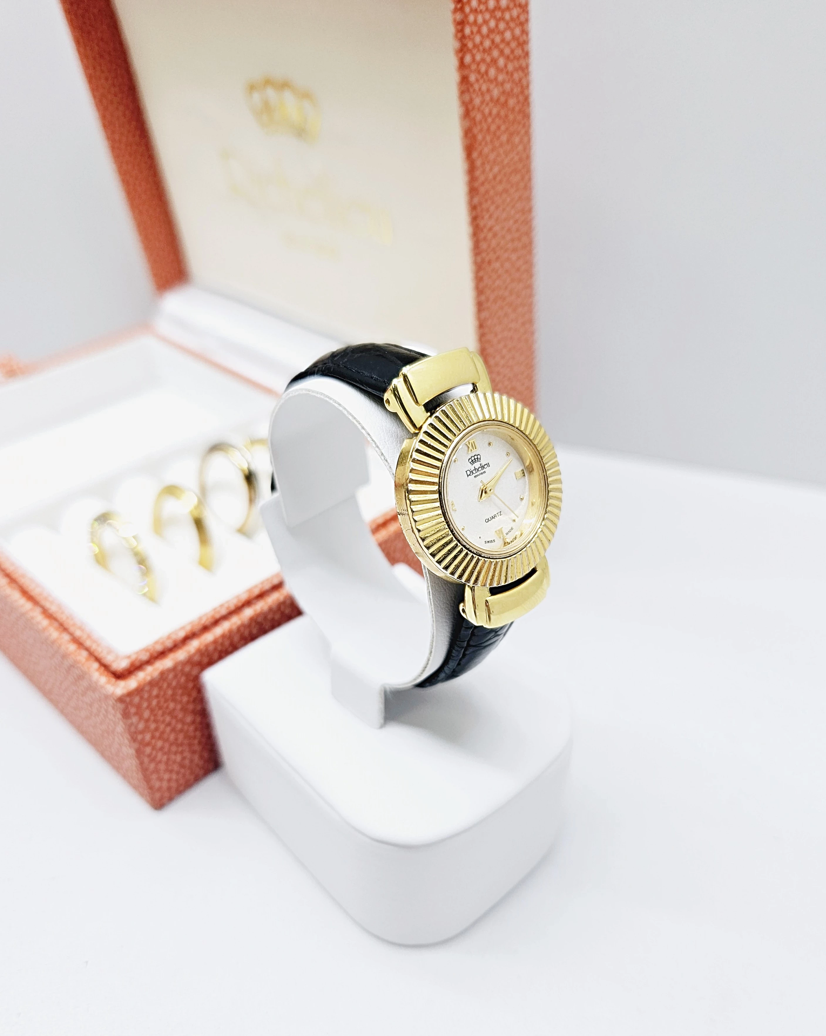 zegarek-damski-richelieu-swiss-ozdobny-rodzaj-analogowe