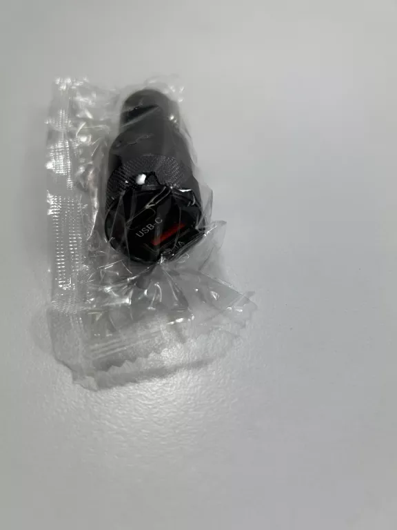 ladowarka-samochodowa-usb-c-31-czarna-warszawska-38-katowice