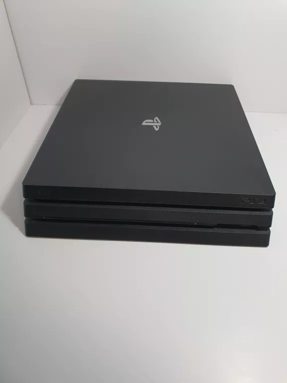 KONSOLA SONY PS4 PRO 1TB (1PAD)
