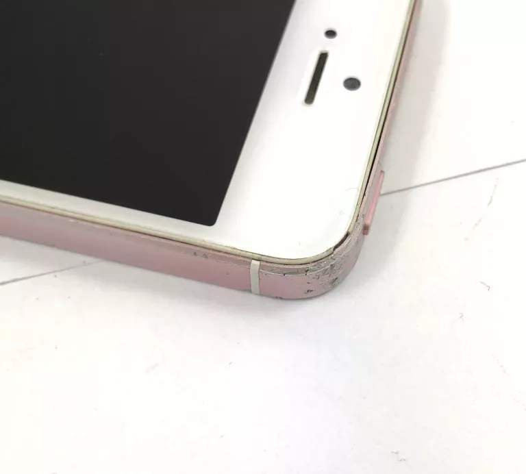 TELEFON IPHONE SE ROSE GOLD 64GB BAT. 68%