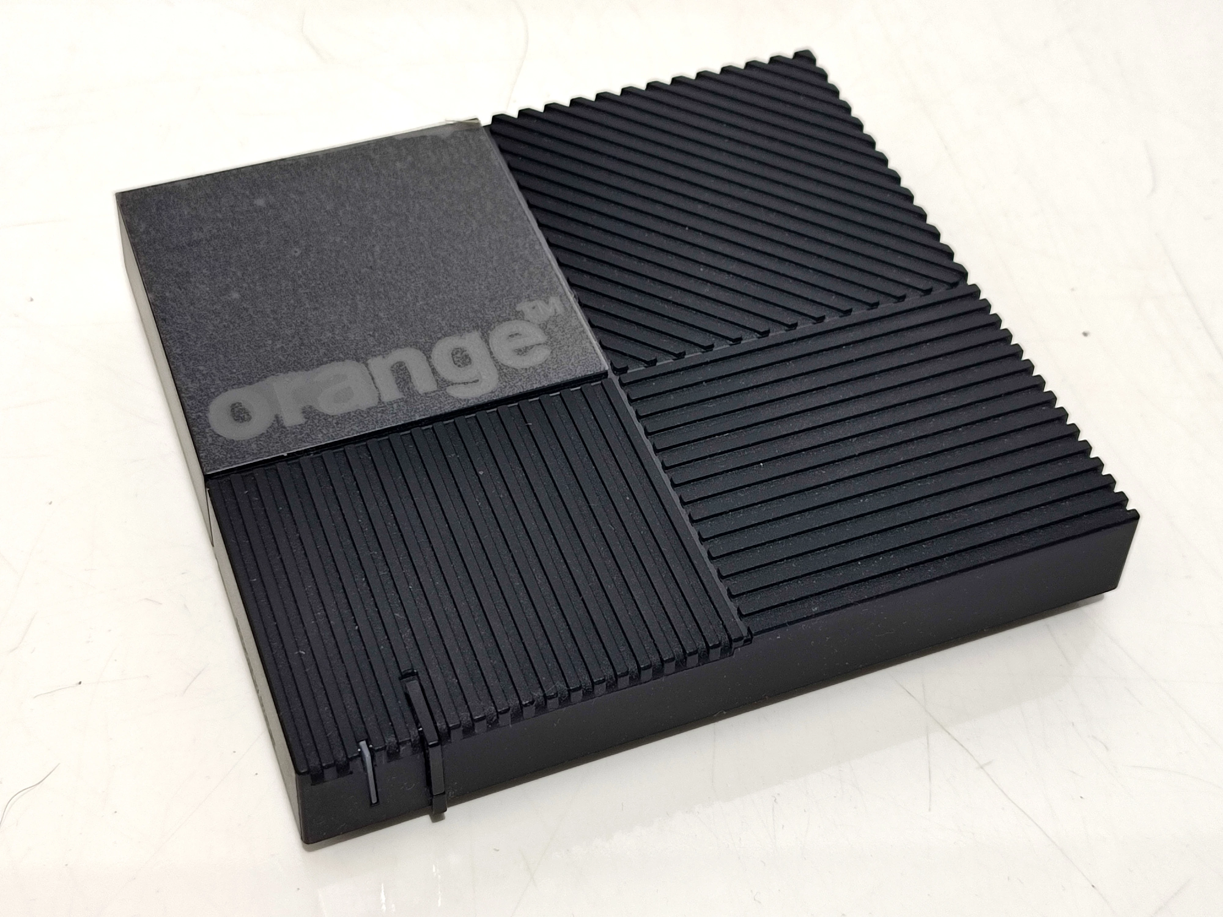 sagemcom-dekoder-4k-iwu-200-komplet-marka-sagemcom