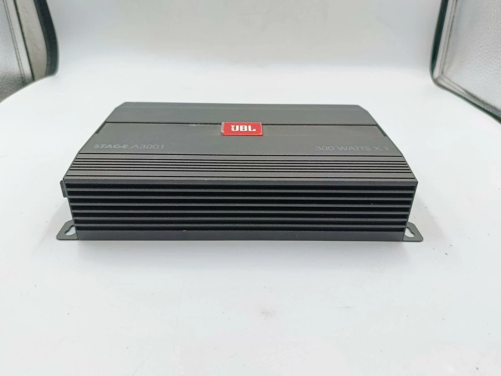 WZMACNIACZ SAMOCHODOWY 1KANAŁOWY JBL STAGE A3001 Wzmacniacze