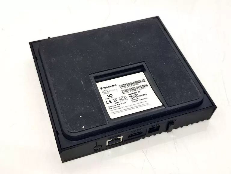 sagemcom-dekoder-4k-iwu-200-komplet-kod-producenta-1111
