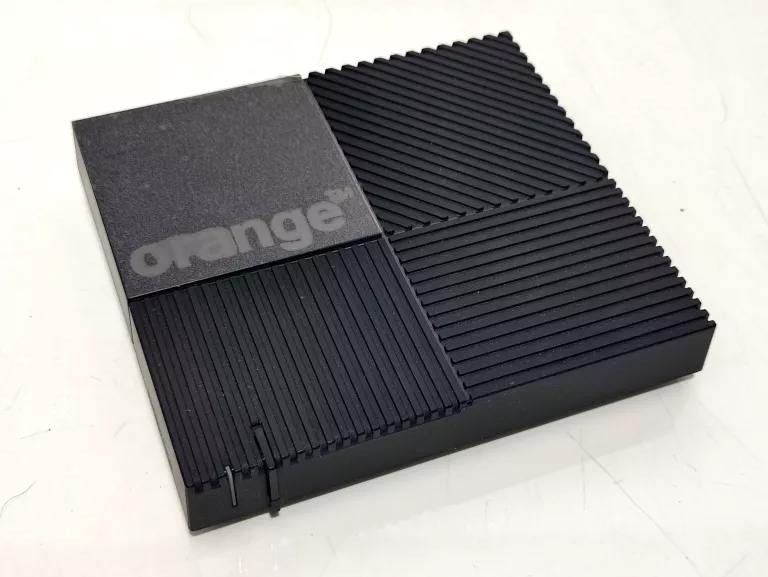 sagemcom-dekoder-4k-iwu-200-komplet-marka-sagemcom