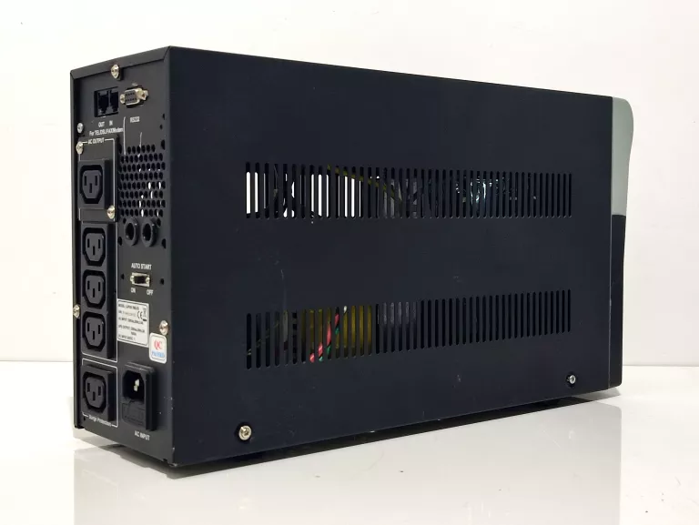 ZASILACZ AWARYJNY UPS FIDELTRONIC LUPUS 700 LCD B/N