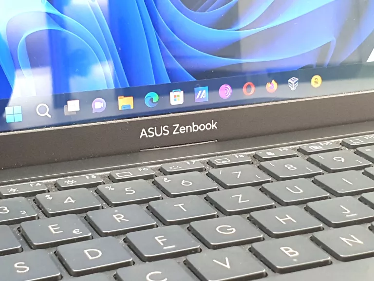 LAPTOP ASUS ZENBOOK PRO 14 14,5 INTEL CORE I9 32 GB / 1000 GB