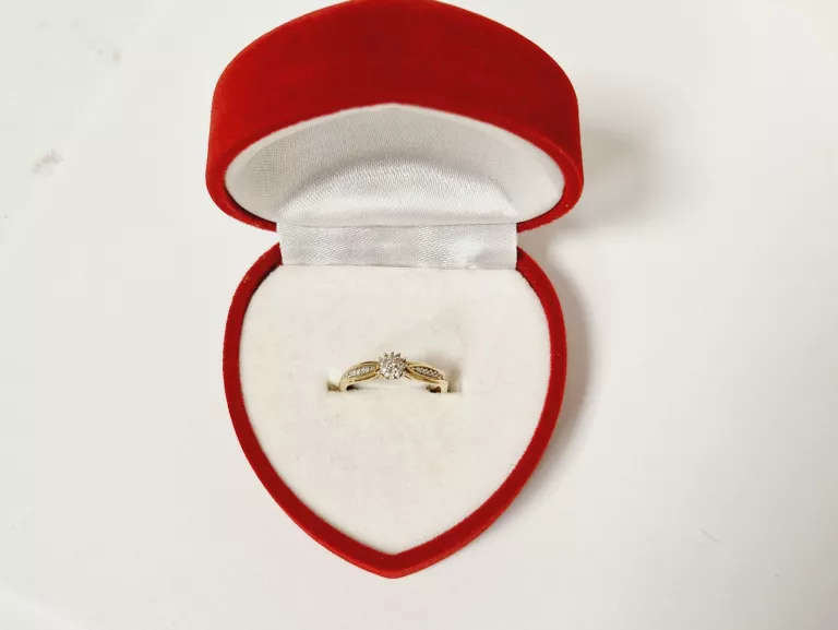 pierscionek-apart-certyfikat-144g-10ct-rodzaj-klasyczne