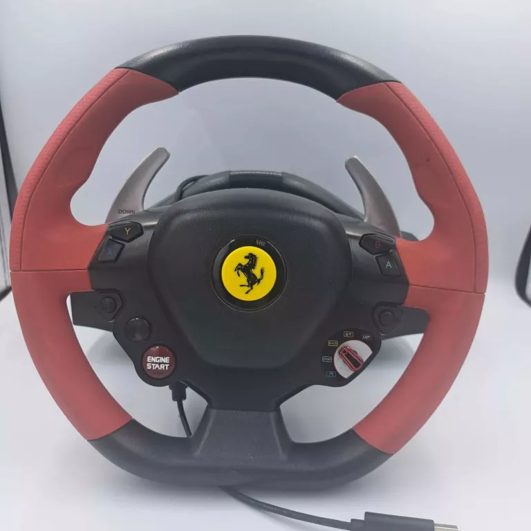 kierownica-do-xbox-thrustmaster-ferrari-458-spider-uszk-pedaly-model-thrustmaster-f458-spider