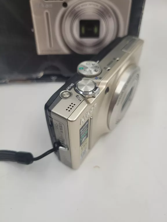 APARAT NIKON COOLPIX S8200 ZESTAW
