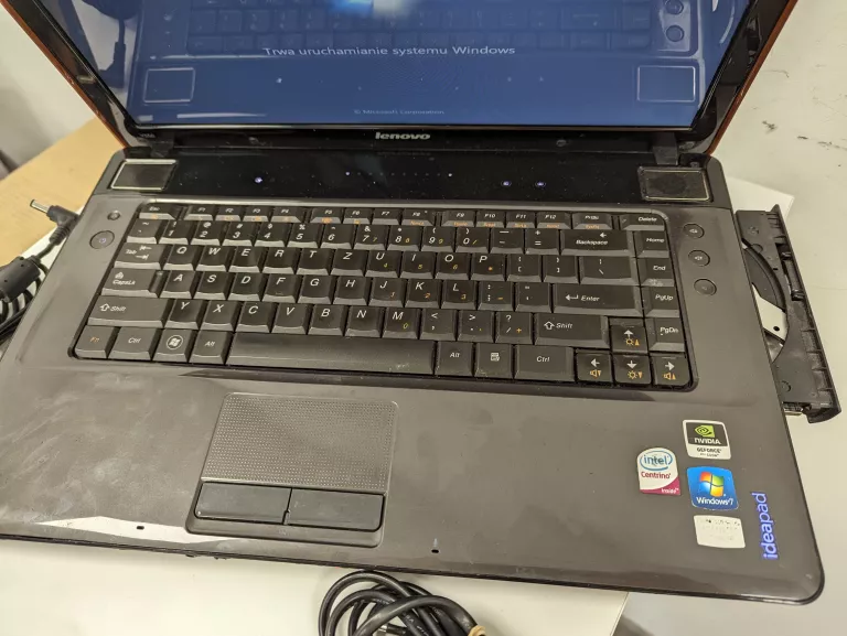LAPTOP LENOVO Y550