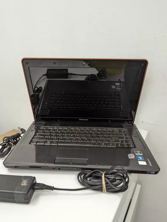 LAPTOP LENOVO Y550
