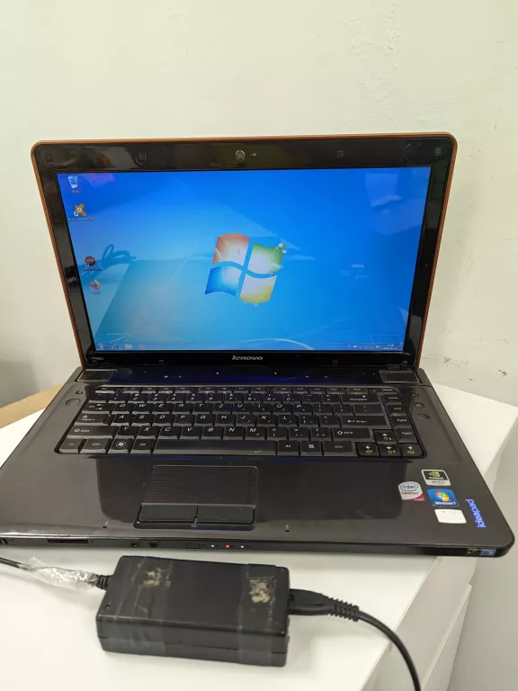 LAPTOP LENOVO Y550