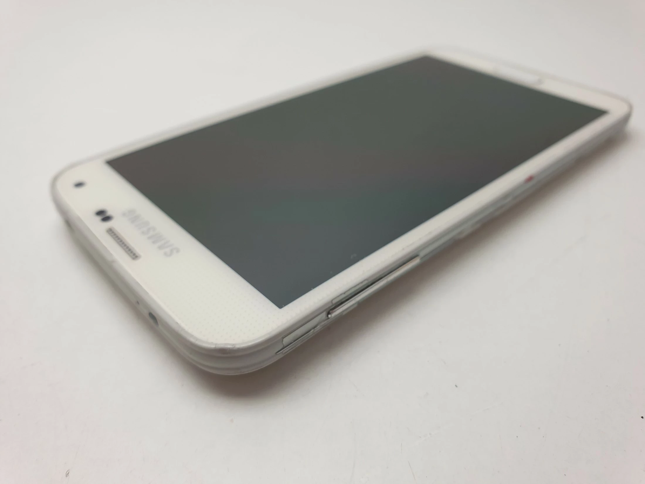 telefon-samsung-galaxy-s5-slaba-bateria-przekatna-ekranu-510