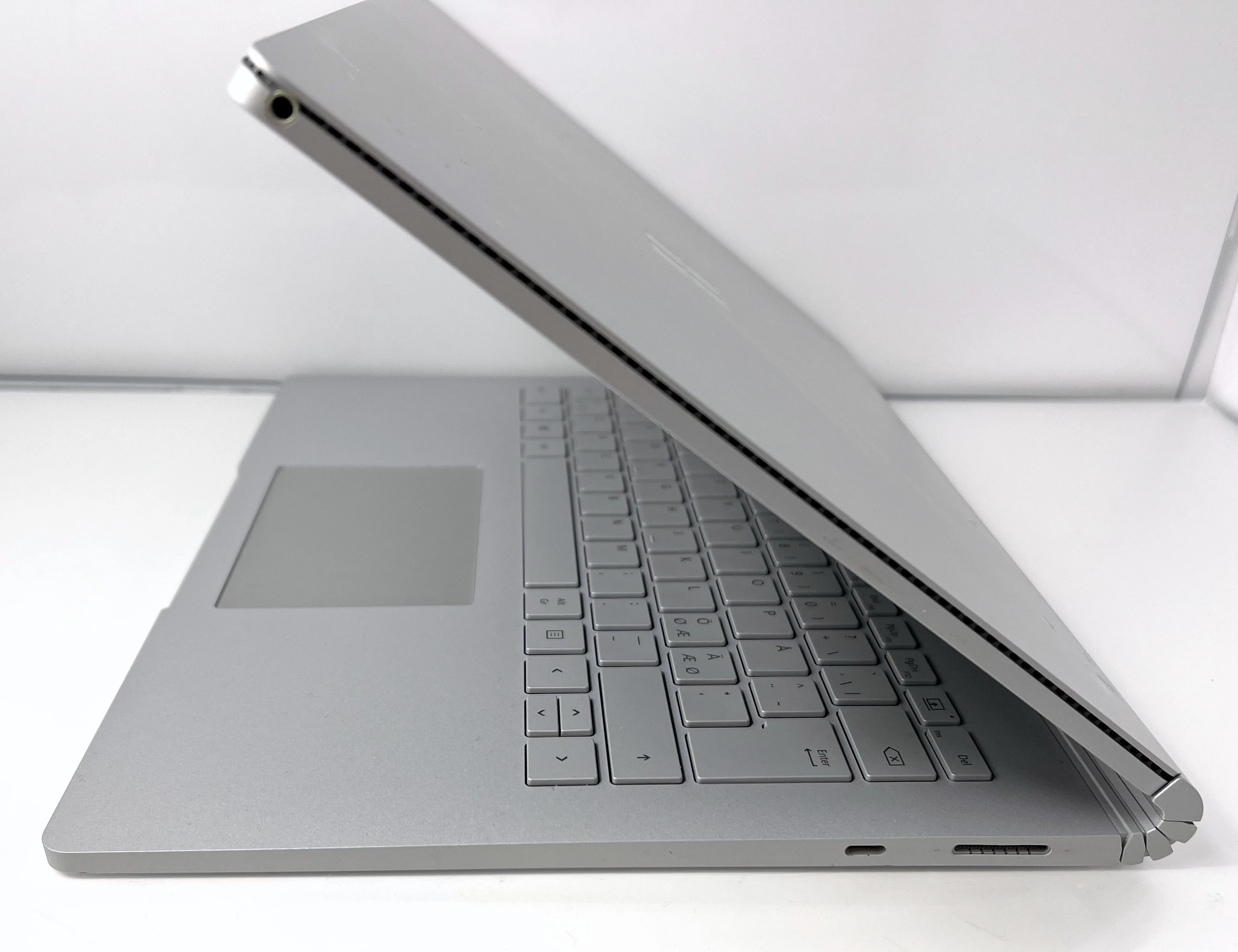 laptop-microsoft-surface-book-i5-7300u-8-gb-256-gb-dotyk-kod-producenta-hmh-00004