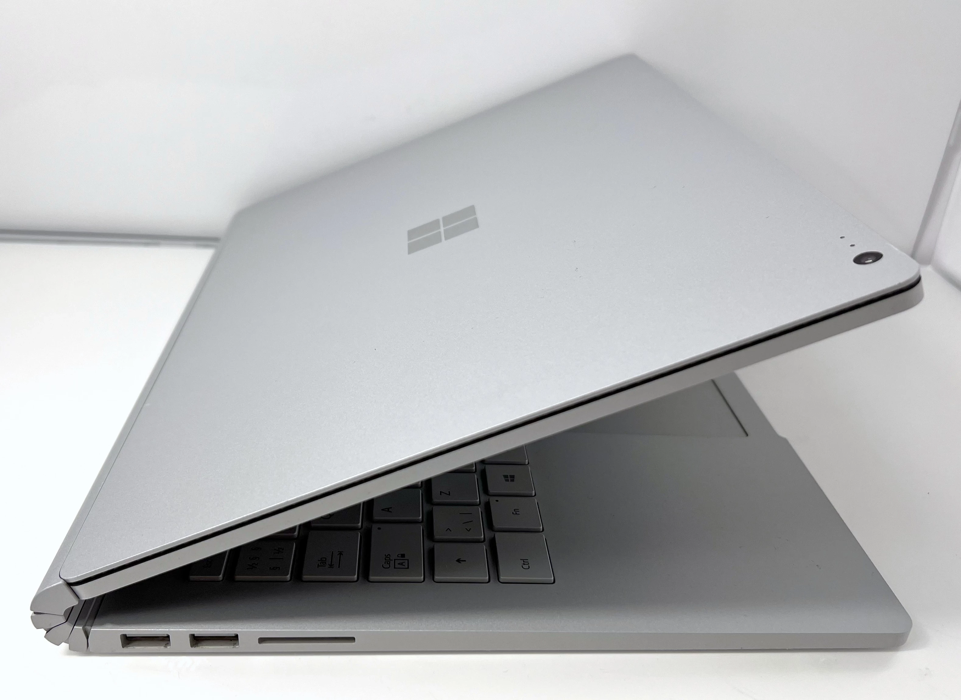 laptop-microsoft-surface-book-i5-7300u-8-gb-256-gb-dotyk-stan-uzywany