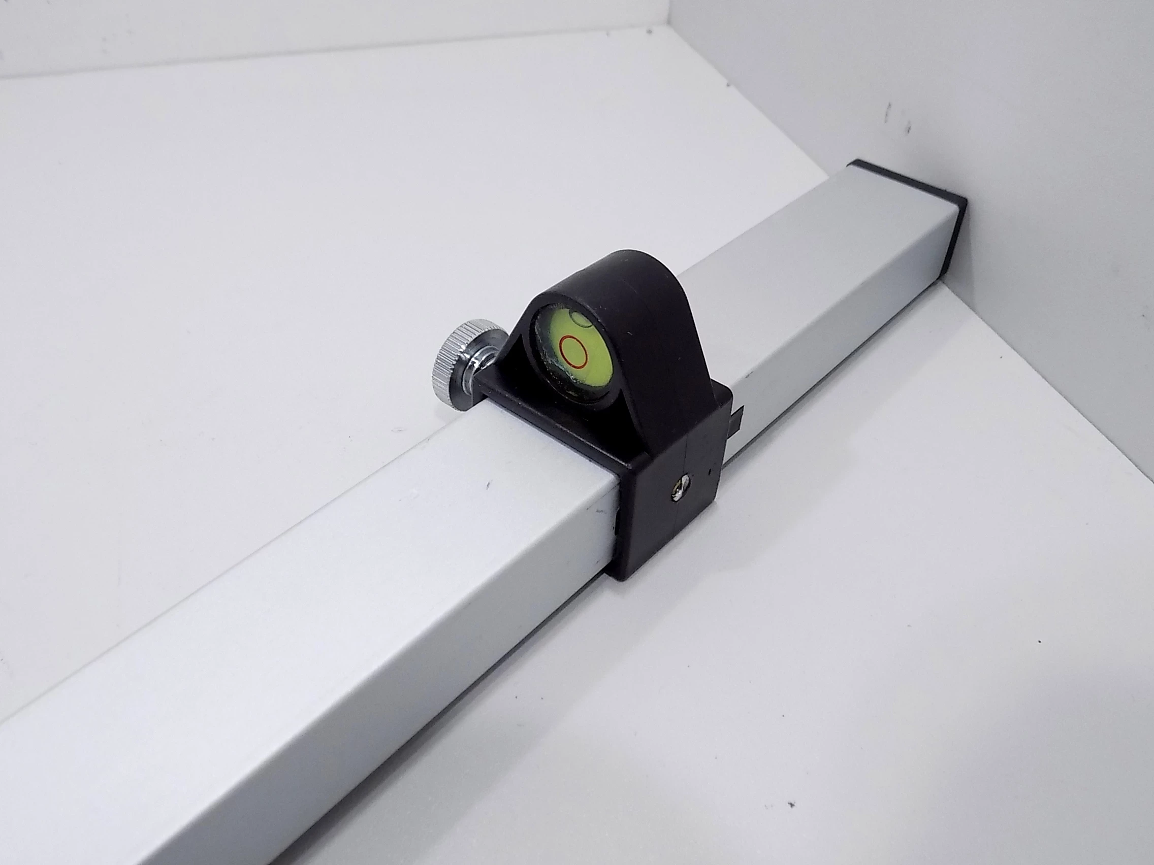 lata-tyczka-niwelacyjna-do-niwelatora-optycznego-240cm-rodzaj-niwelacyjna