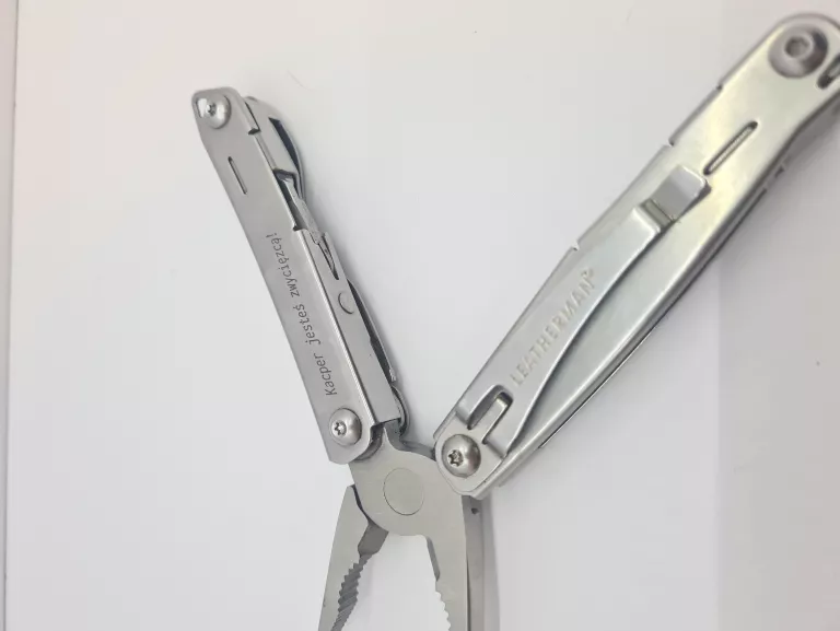 MULTITOOL LEATHERMAN SIDEKICK POKROWIEC