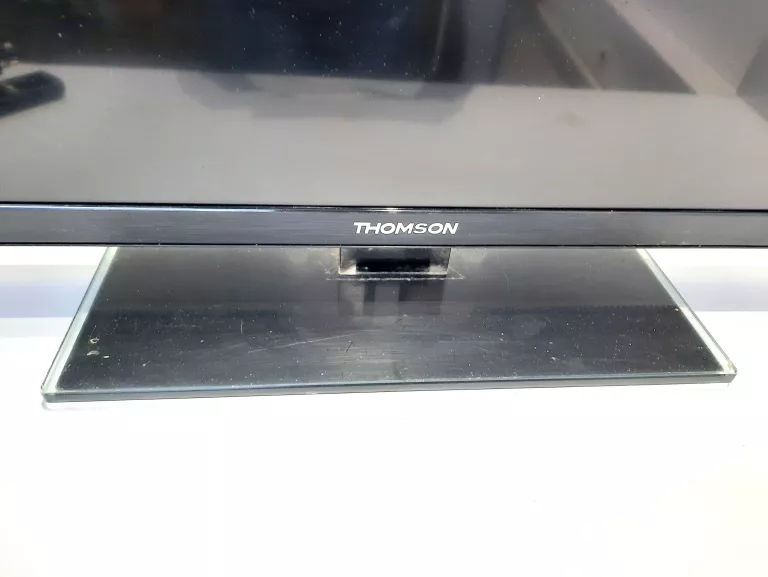 TELEWIZOR THOMSON 32HU5253 +PILOT