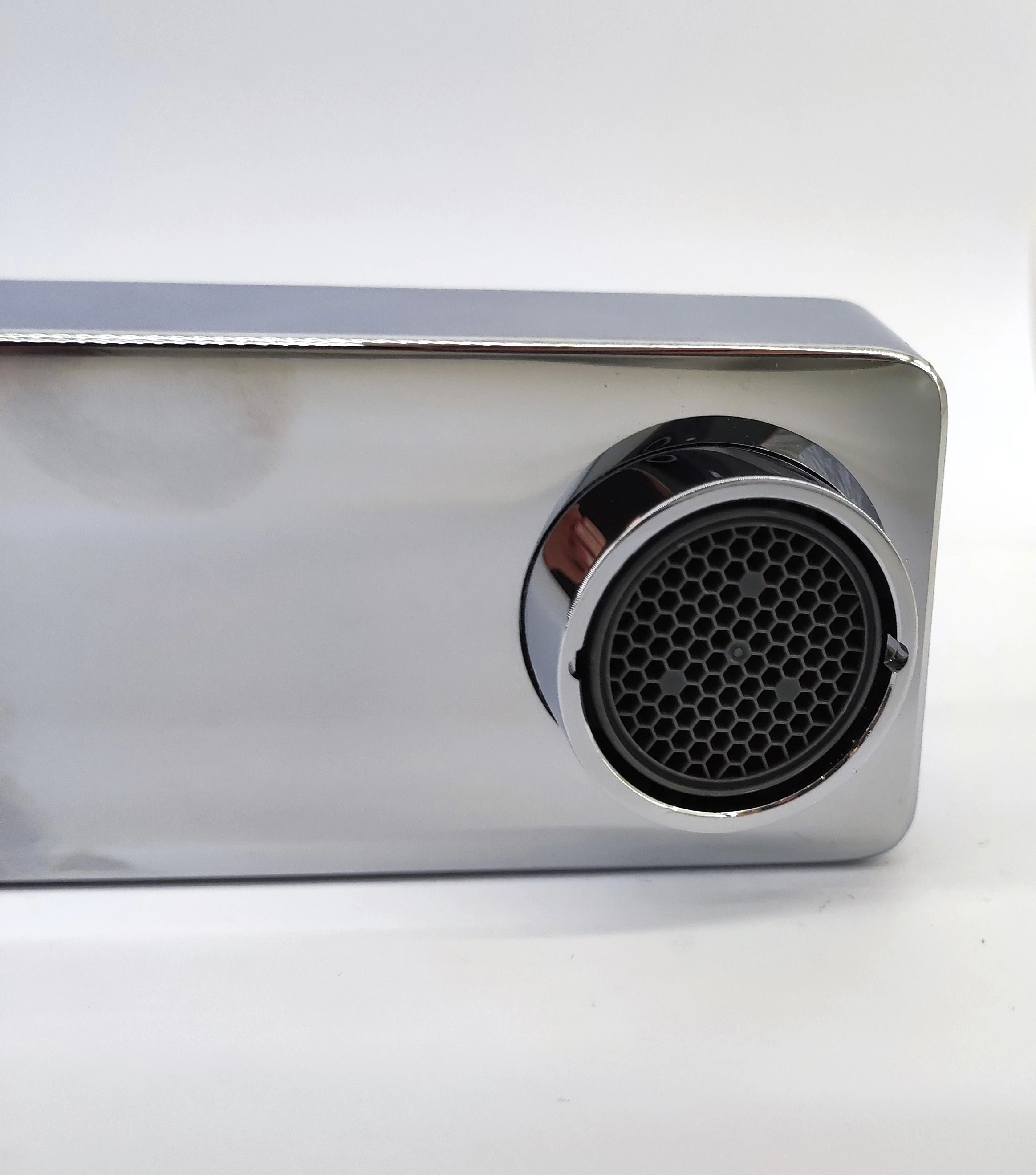 wylewka-wannowa-scienna-omnires-rodzaj-baterii-15996-4