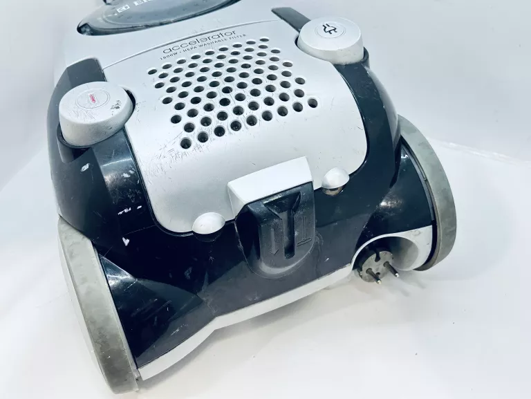 odkurzacz-electrolux-accelerator-1800w-opis-moc-1800