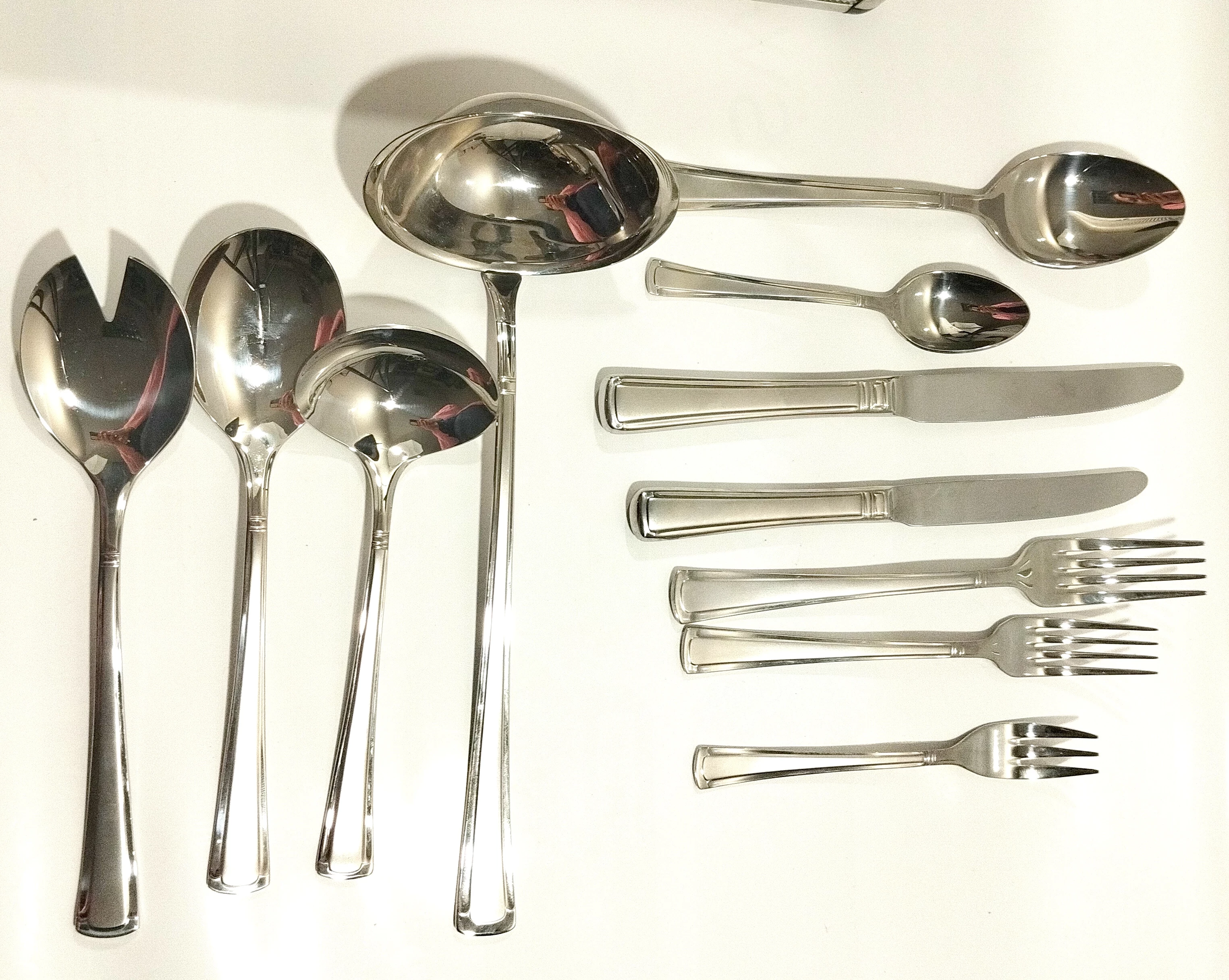 zestaw-sztuccow-amc-exlusive-88-elementow-walizka-linia-premium