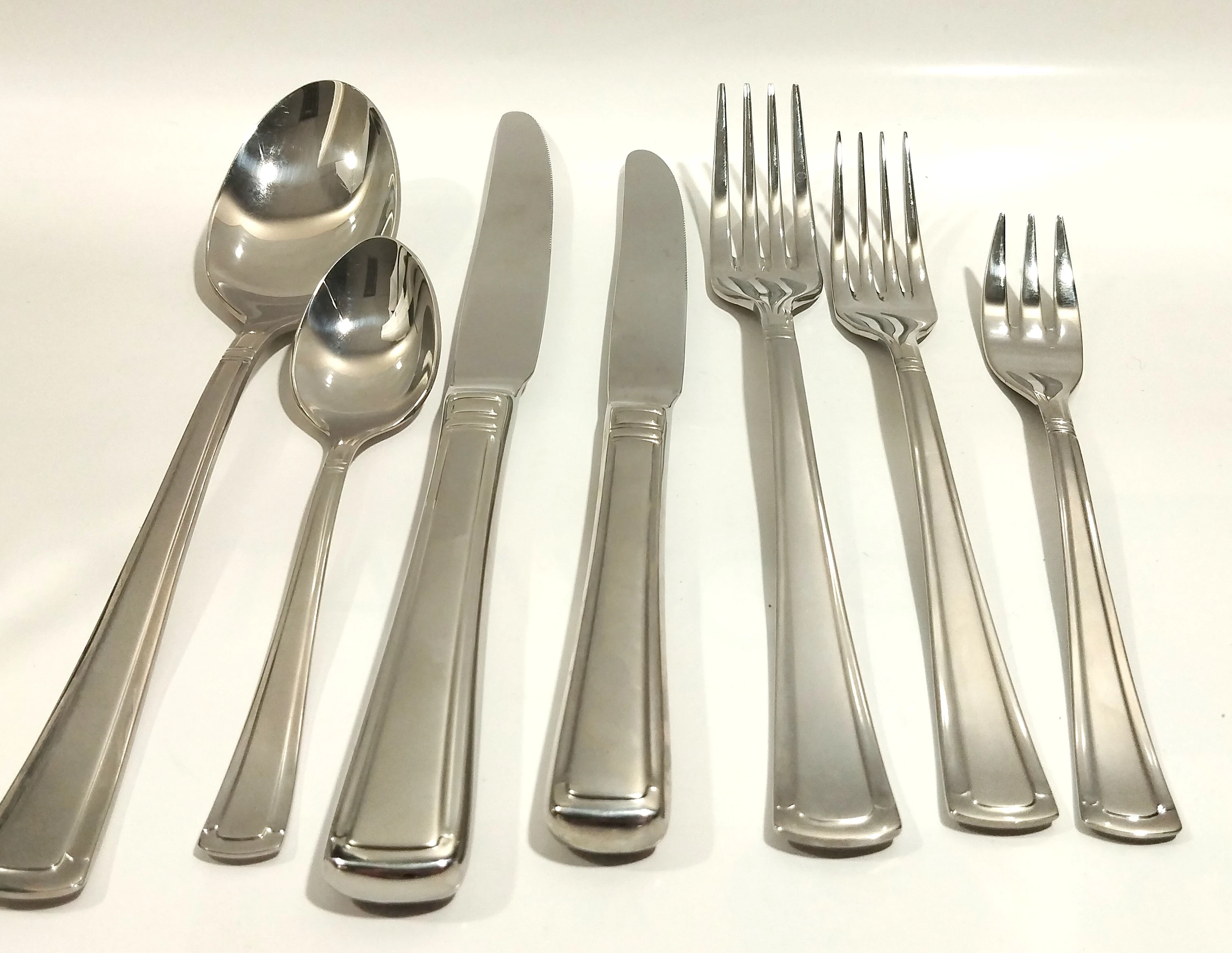 zestaw-sztuccow-amc-exlusive-88-elementow-walizka-ean-gtin-4711380956165