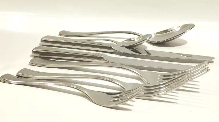 zestaw-sztuccow-amc-exlusive-88-elementow-walizka-marka-hoffner