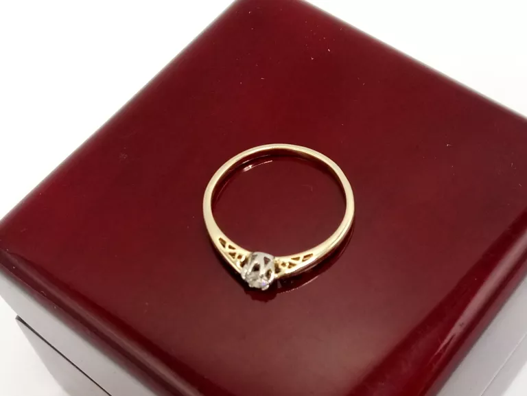 ZŁOTY PIERŚCIONEK Z BRYLANTEM JUBITOM 0,09CT SI1 585 1,27G R12 CERTYFIKAT