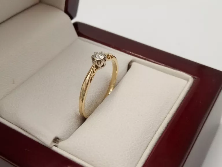 ZŁOTY PIERŚCIONEK Z BRYLANTEM JUBITOM 0,09CT SI1 585 1,27G R12 CERTYFIKAT