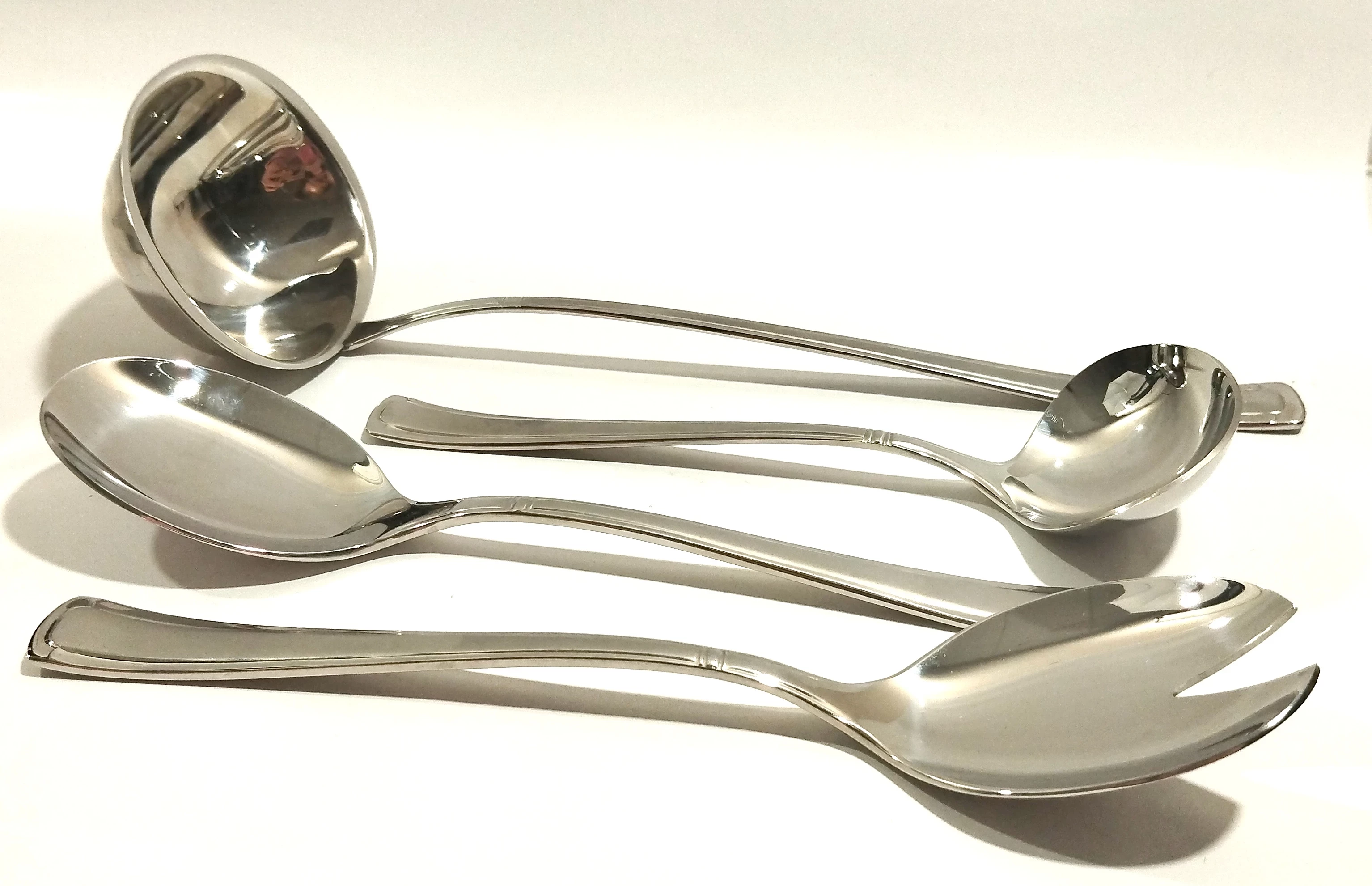 zestaw-sztuccow-amc-exlusive-88-elementow-walizka-stan-uzywany