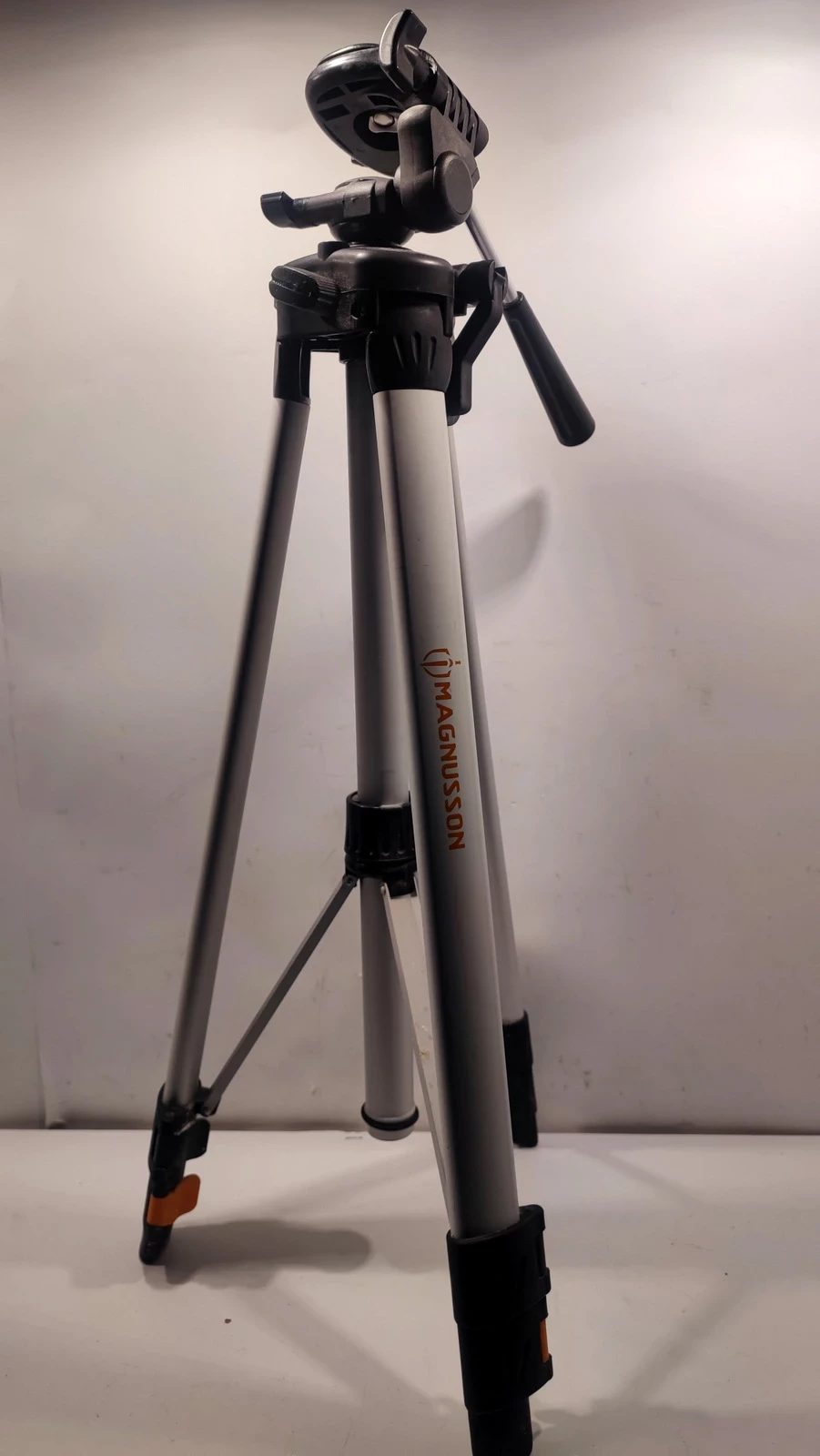 statyw-do-poziomicy-laserowej-magnusson-hll360-stan-11323-2