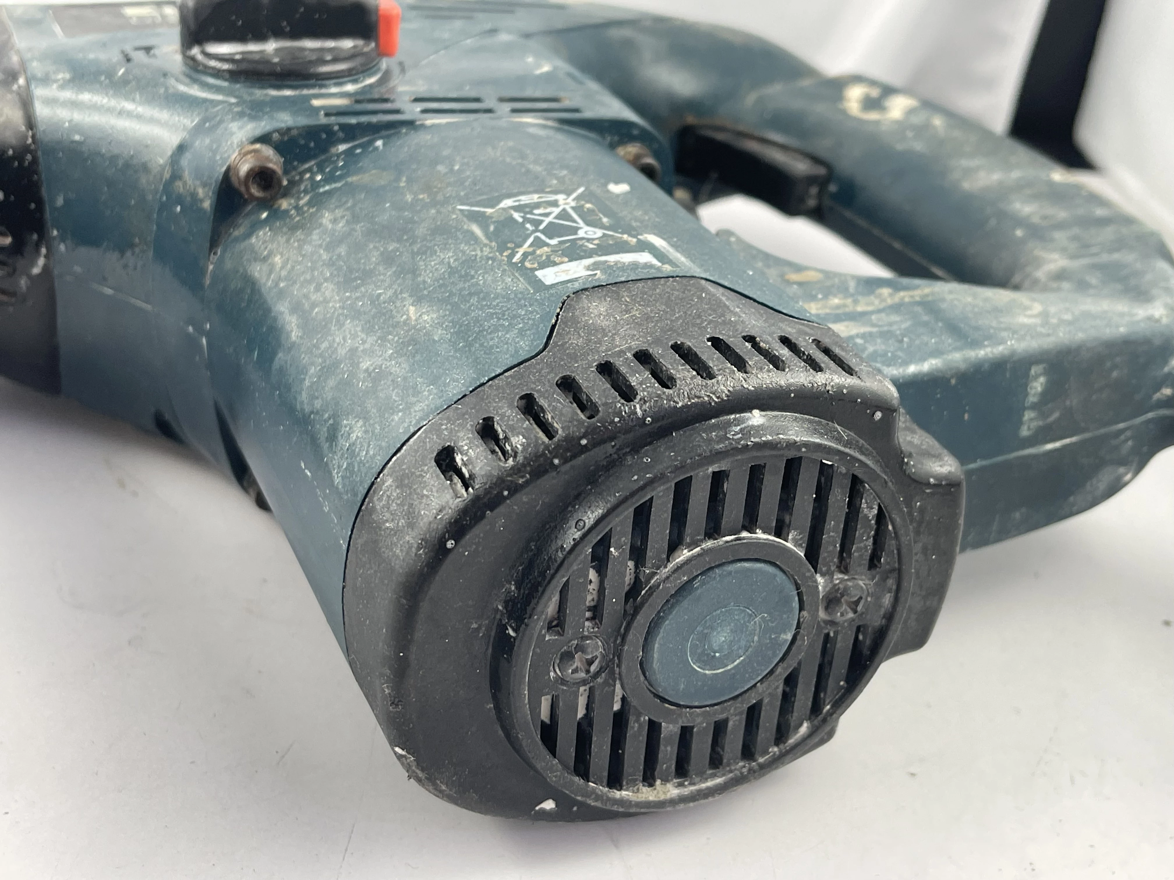 mlotowiertarka-einhell-eh-g-826-at-at-energia-udaru-1