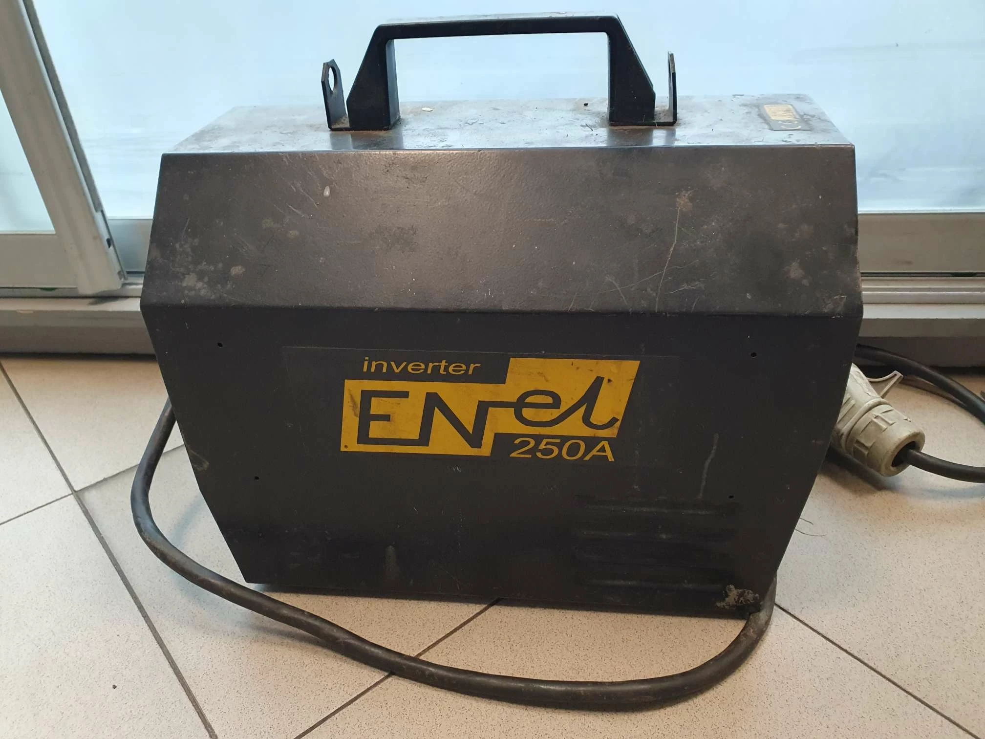 spawarka-inwertorowa-enel-250a-product-id