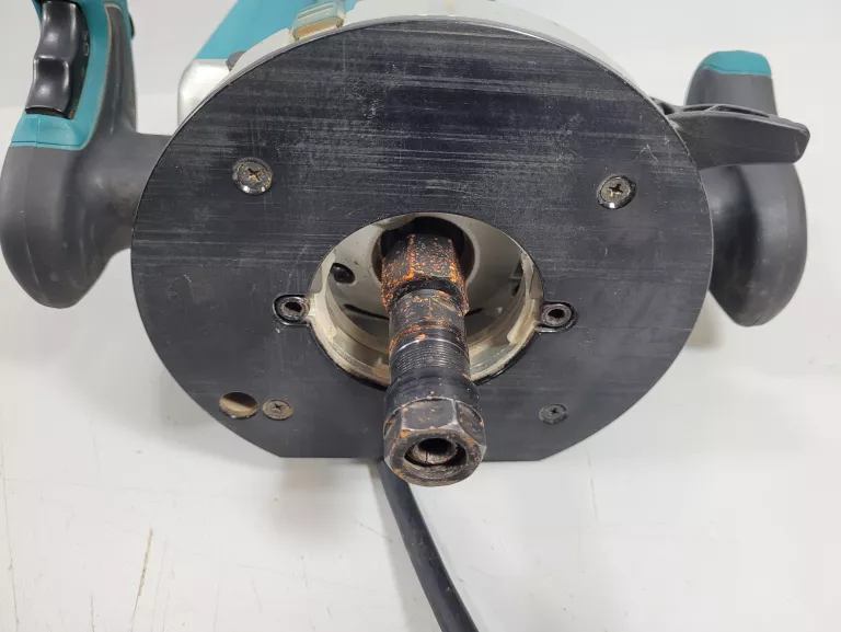 FREZARKA GÓRNOWRZECIONOWA MAKITA RP2301FC 2100 W