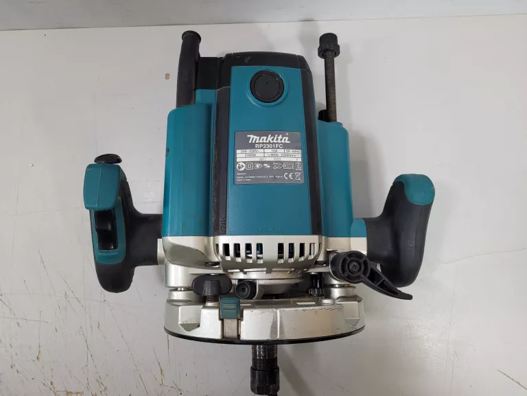 FREZARKA GÓRNOWRZECIONOWA MAKITA RP2301FC 2100 W