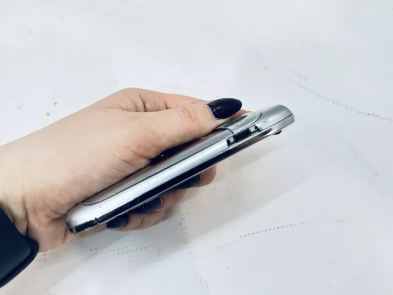 TELEFON NOKIA E6