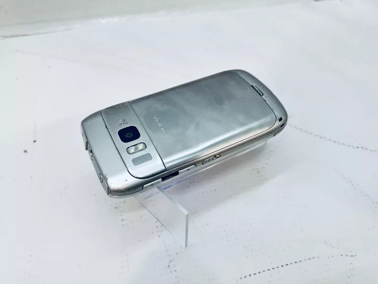 telefon-nokia-e6-kolor-srebrny