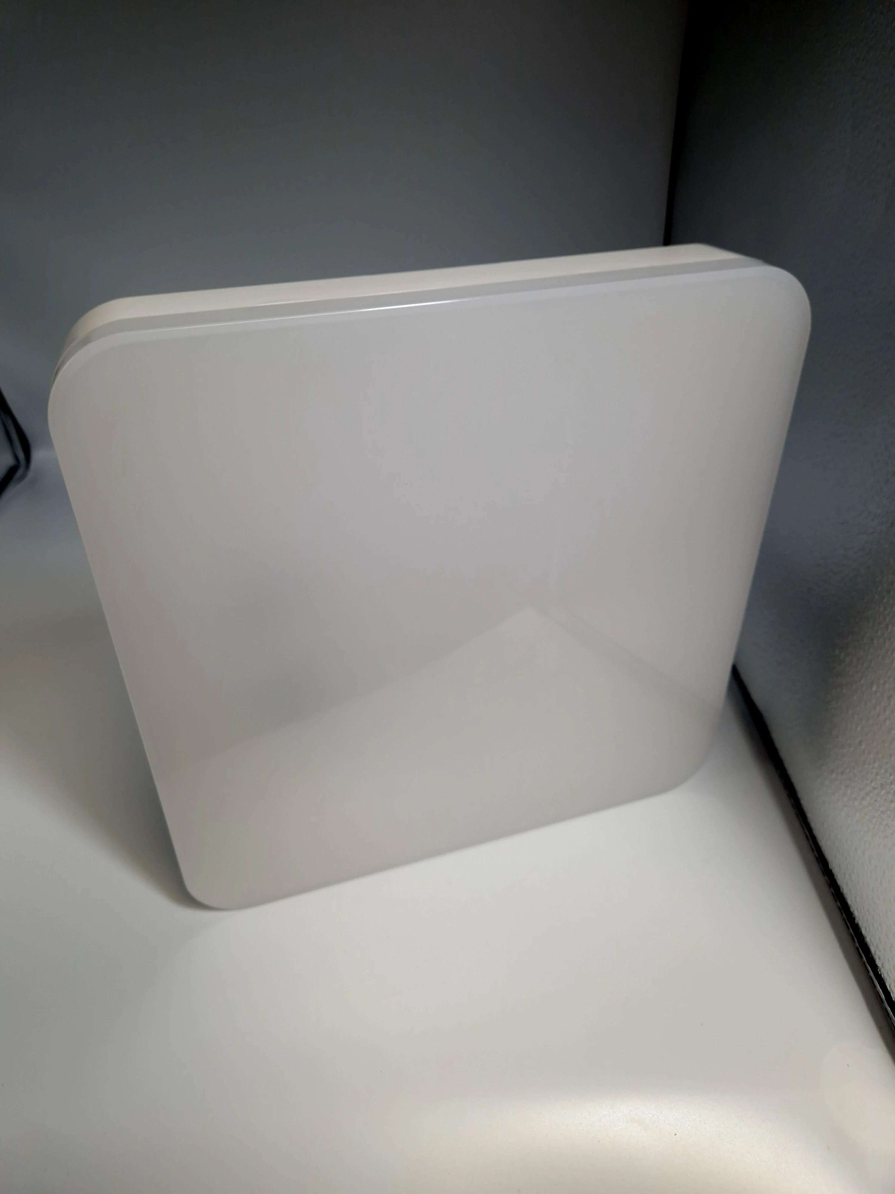 plafoniera-led-z-czujnikiem-ruchu-i-zmierzchowym-18w-1440lm-4000k-klasa-efektywnosci-energetycznej-brak