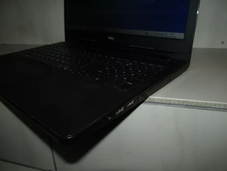 LAPTOP DELL INSPIRON 15 15-3552 4GB/500 GB