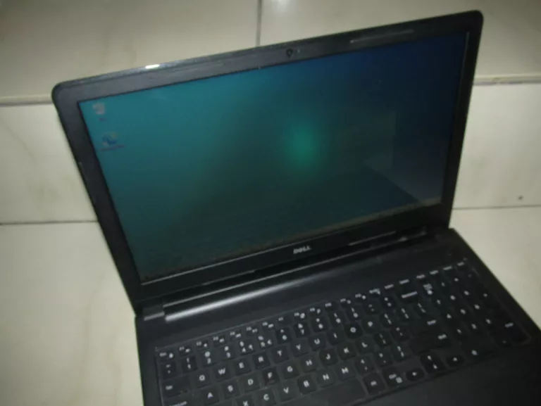 LAPTOP DELL INSPIRON 15 15-3552 4GB/500 GB
