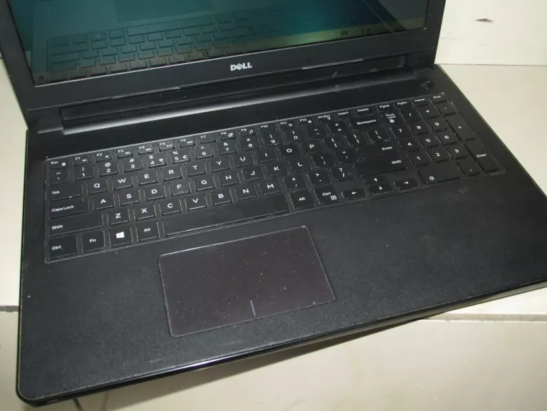 LAPTOP DELL INSPIRON 15 15-3552 4GB/500 GB