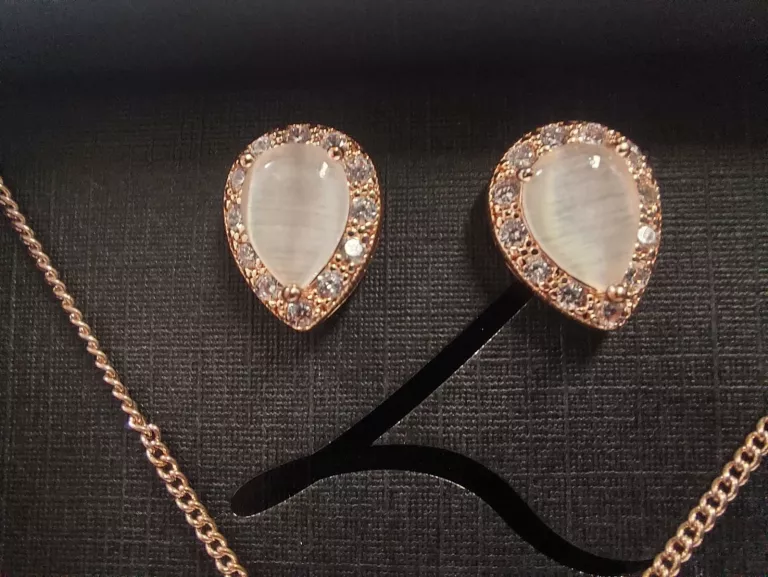 LOVISA KOMPLET BIŻUTERII DIAMOND SIMULANTS KOLOR PERŁOWY