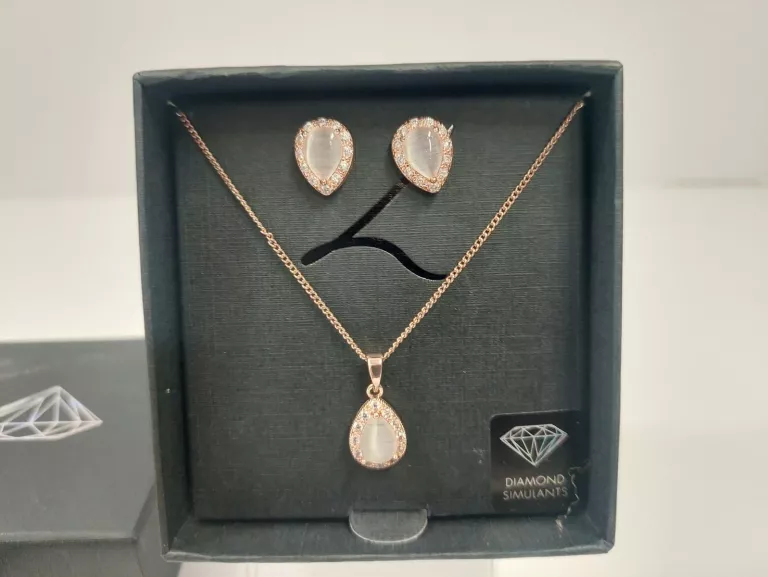 LOVISA KOMPLET BIŻUTERII DIAMOND SIMULANTS KOLOR PERŁOWY