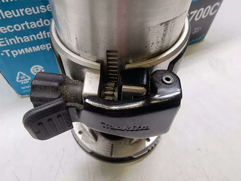 FREZARKA MAKITA RT0700C / PROBLEM Z OBROTAMI
