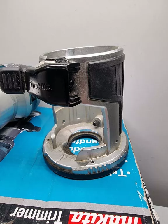 FREZARKA MAKITA RT0700C / PROBLEM Z OBROTAMI